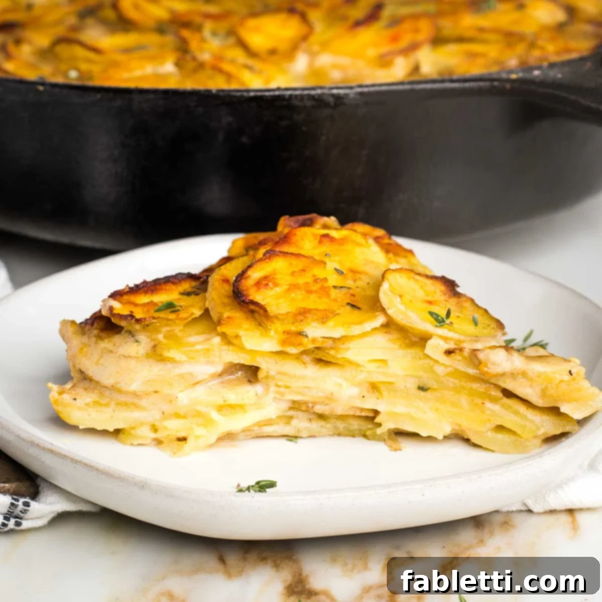 One-Pan Dairy-Free Gluten-Free Scalloped Potatoes 1 featured 26462