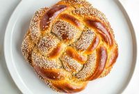 Pillowy Sweet Challah Crown