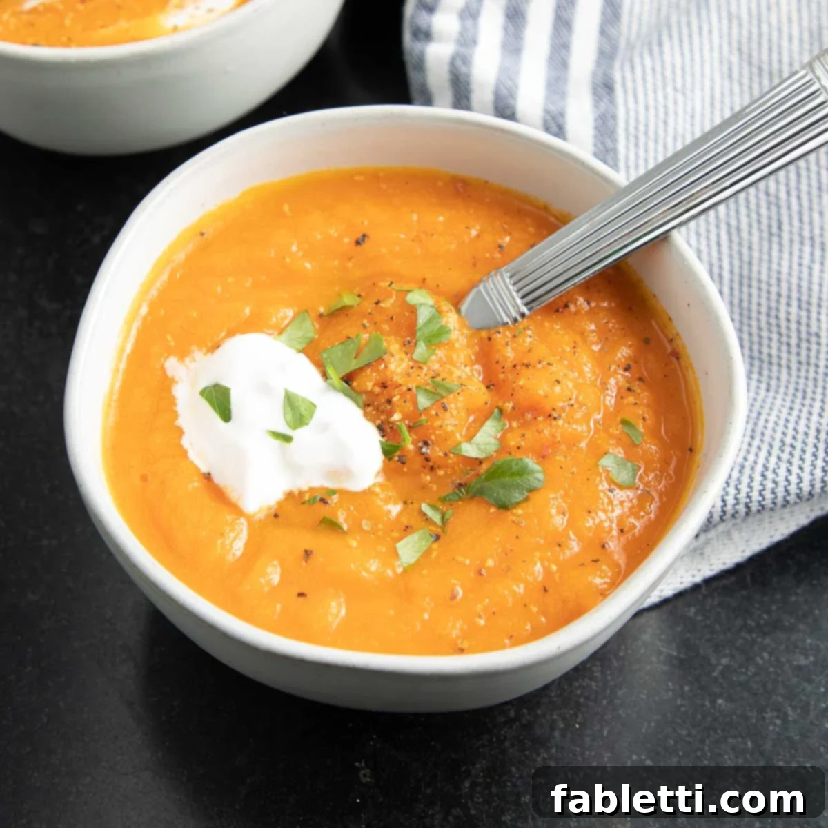 Golden Vegan Carrot Ginger Soup 1 featured 4174