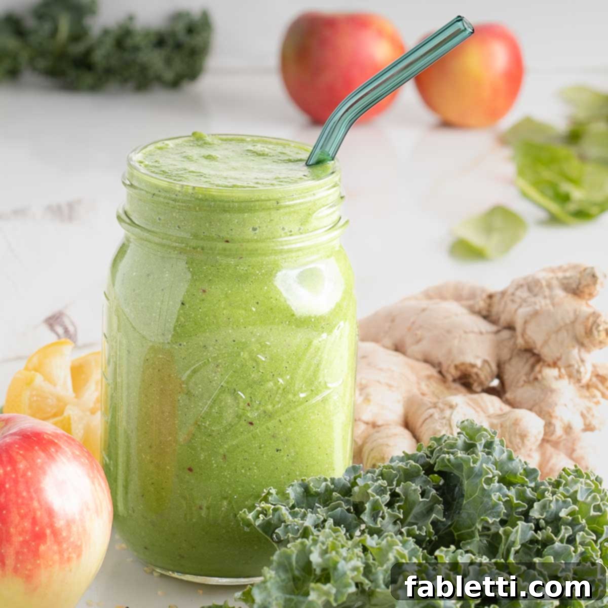 Avocado Kale Superfood Smoothie 1 featured 5357