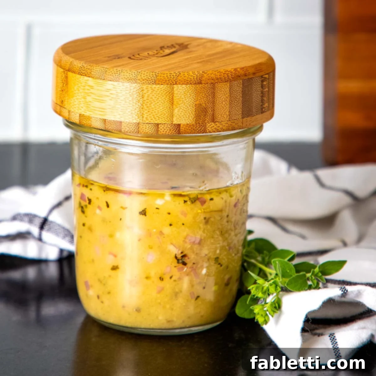 Effortless Everyday Salad Dressing 1 featured 6115